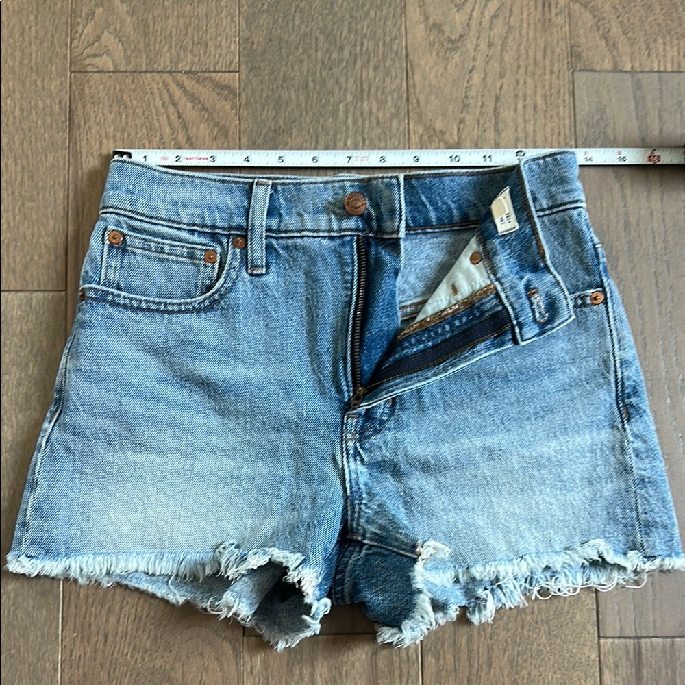 Madewell the perfect jean short size 25